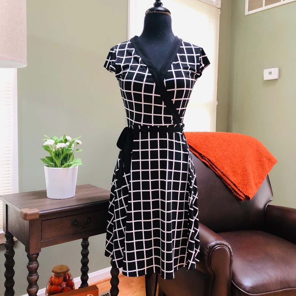 WHite Black House Market XXS dress